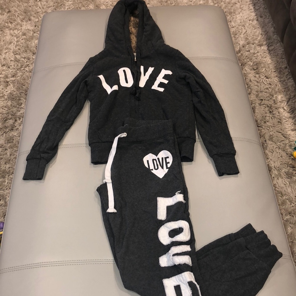 ❤️ Bundle of Love Jogger Set 💙